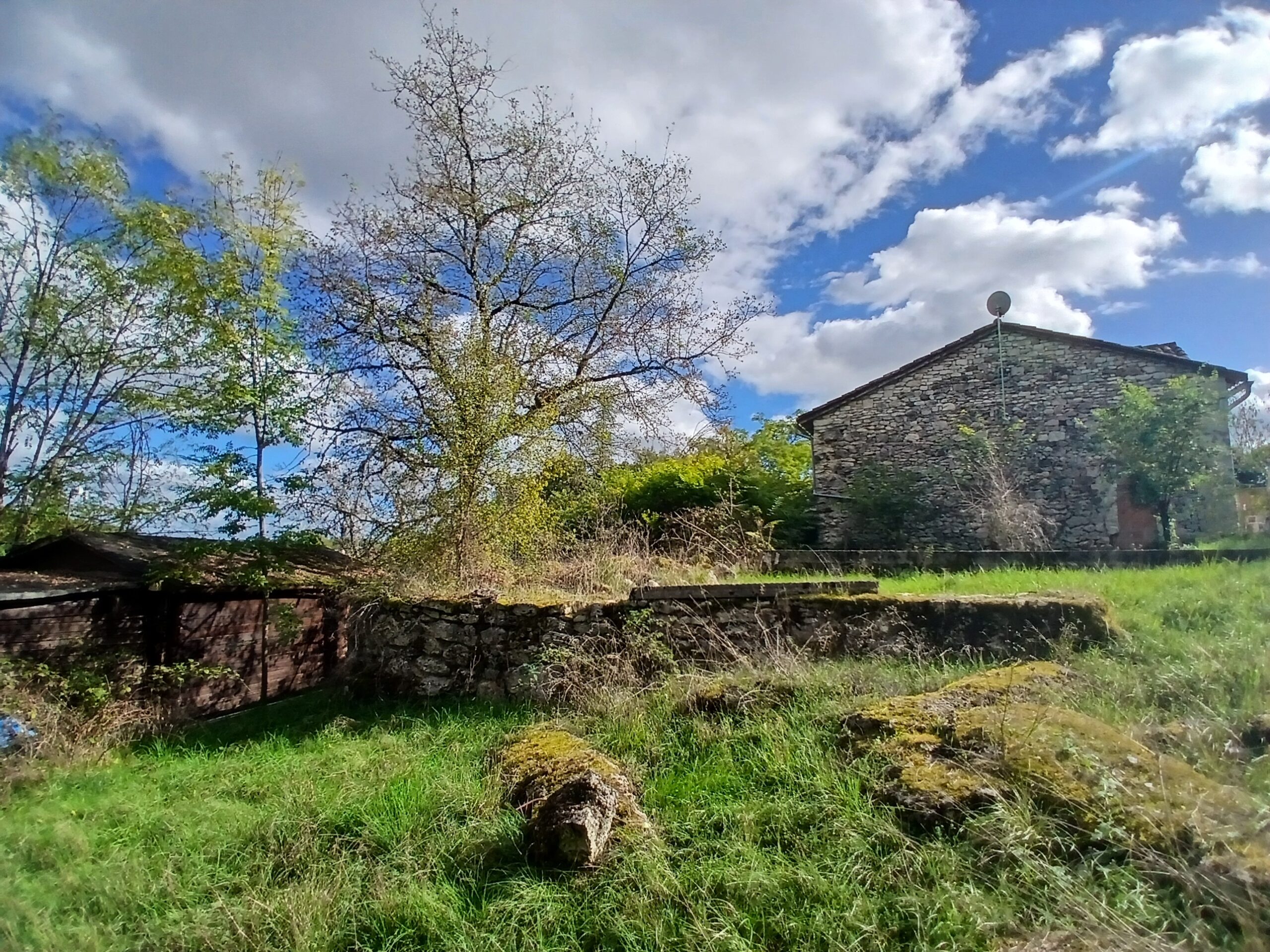 Les gîtes en pierre dans la verdure